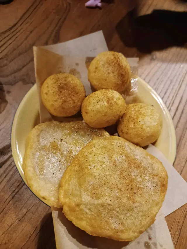 鹽酥甜不辣，黃金流心魚蛋 