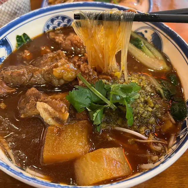 紅燒牛腩米粉