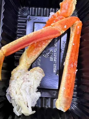 松叶蟹帆立贝蟹棒鱼籽鲷鱼浓汤乌冬