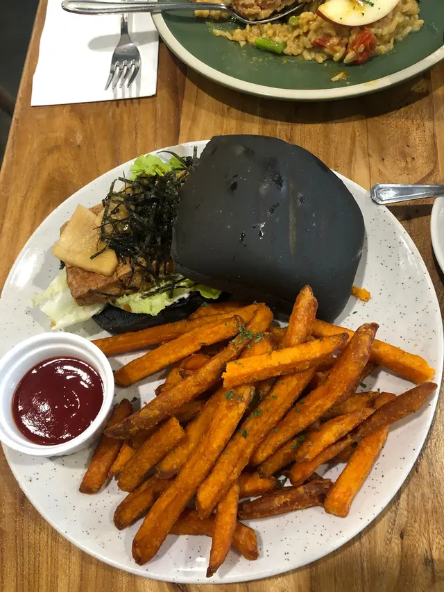 豆腐竹炭漢堡包