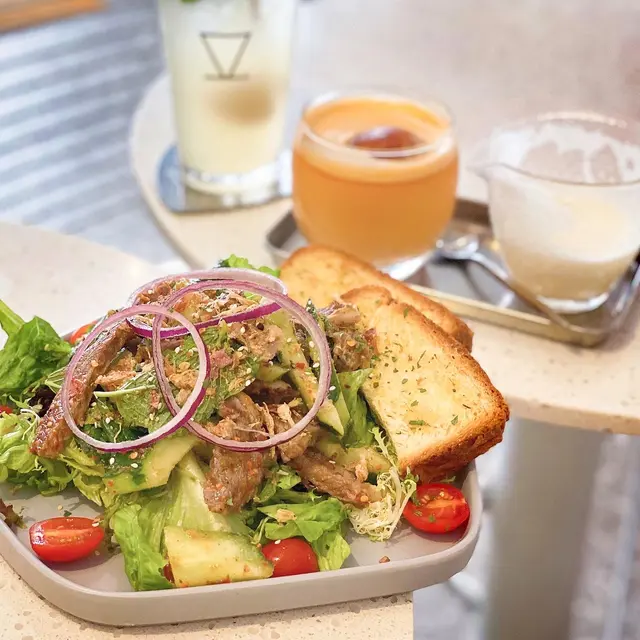 泰式酸辣燒牛肉沙律