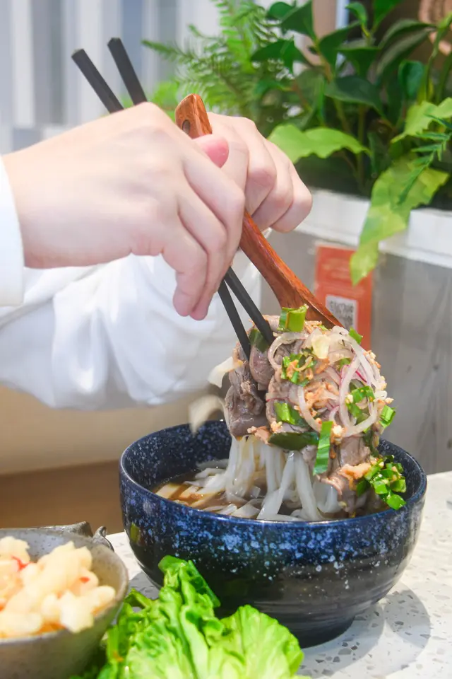 越式生牛肉湯河