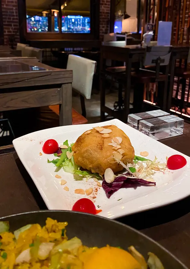 CHICKEN PASTILLA 珠雞千層批