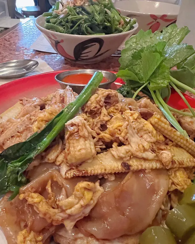 泰式炒闊河粉（雞肉）