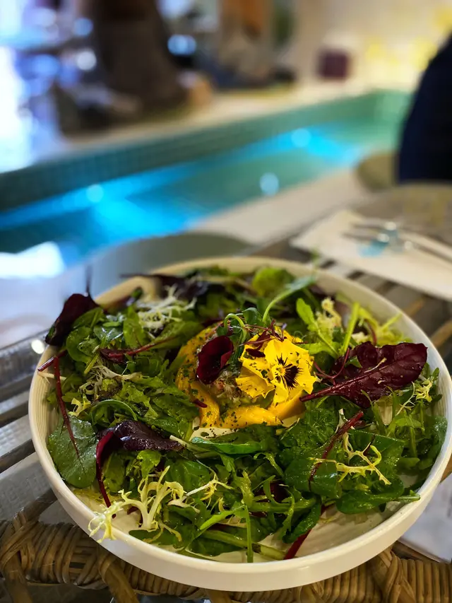 芒果、牛油果、蟹肉沙律