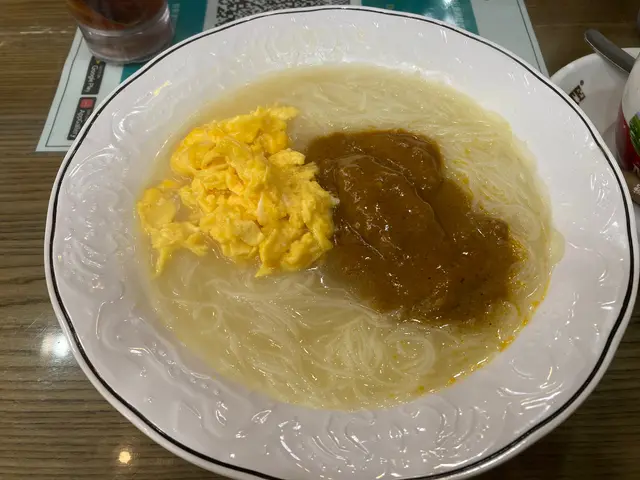 23 自選雙拼粉麵餐