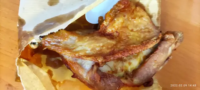 睇落”乾增增”,皮脆但厚和硬,肉仲系乾同”鞋”