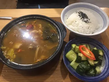 虫草花杞子猪肚鸡汤饭