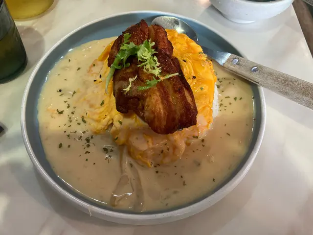 日式柚子忌廉烤雞滑蛋飯