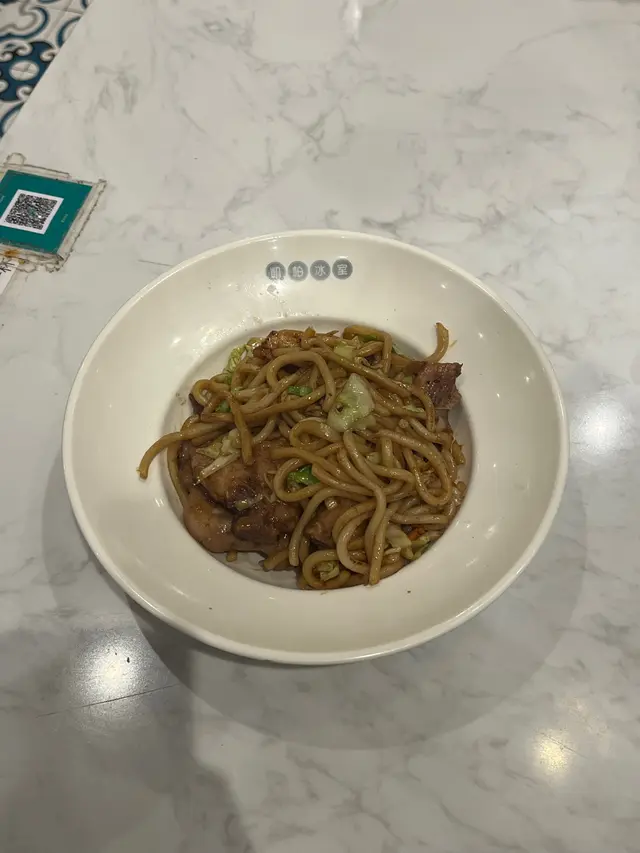 熱辣辣海鮮炒烏冬