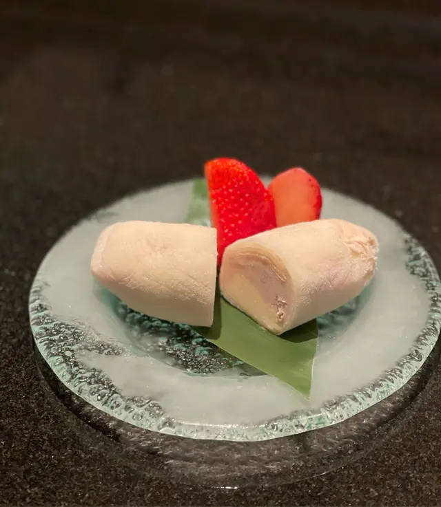 雙色雪糕雪米糍 配日本士多啤梨