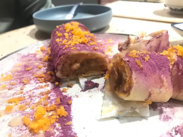 髒髒芋泥鹹蛋黃蛋餅