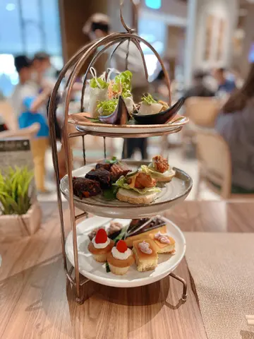 Afternoon  tea  set