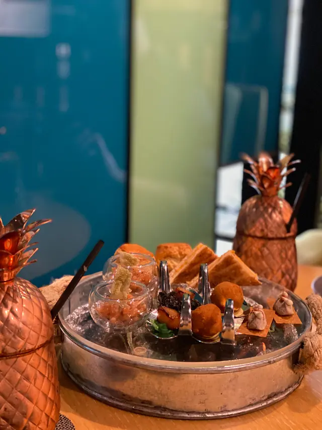 𝓢𝓪𝓿𝓸𝓾𝓻𝔂