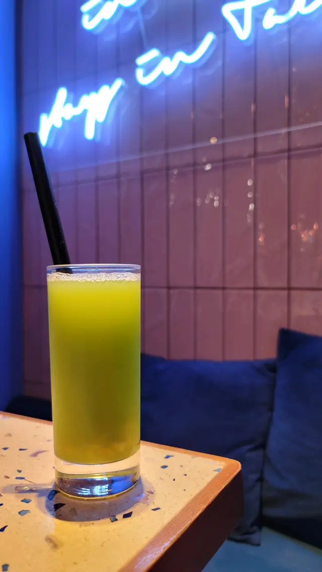 鳳梨果肉苦瓜汁