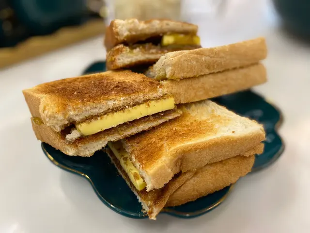 椰香鮮油咖央多士