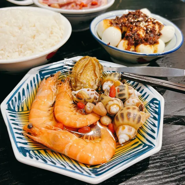 鮑魚、蝦、花螺