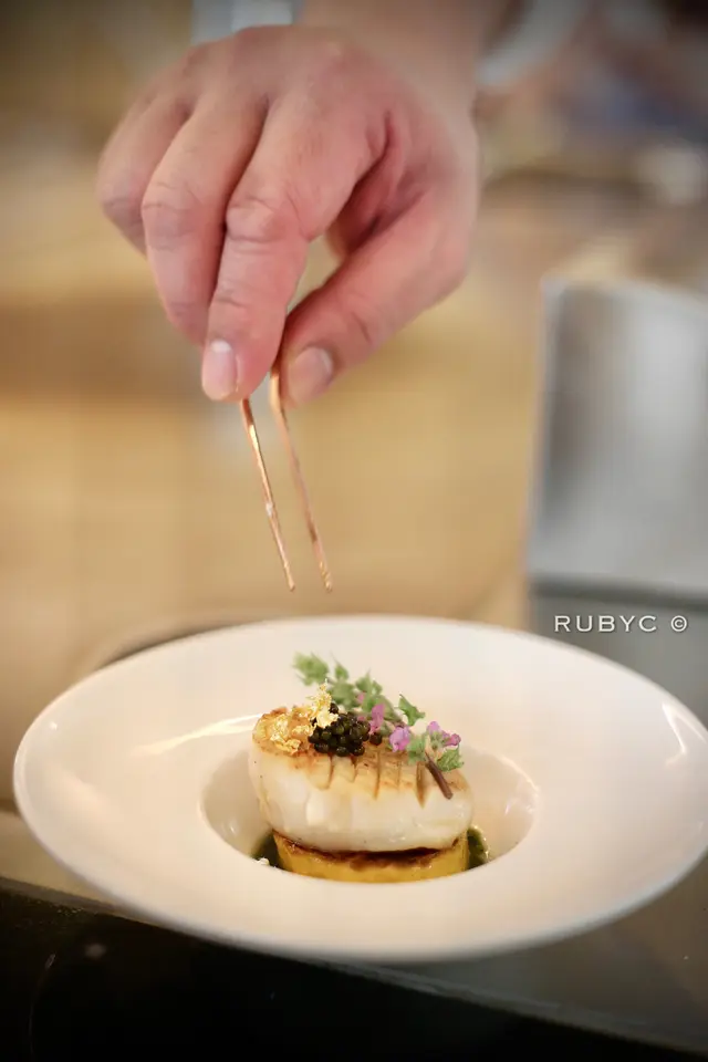 日本帆立貝配青檸菠菜泡沫