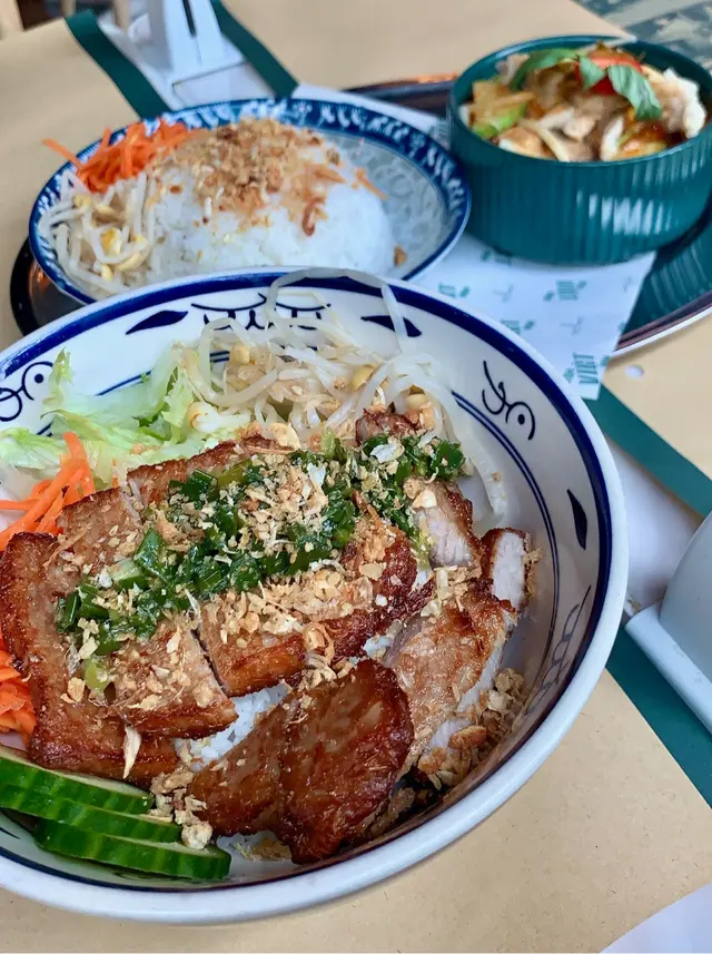 香茅豬扒配斑蘭椰香飯