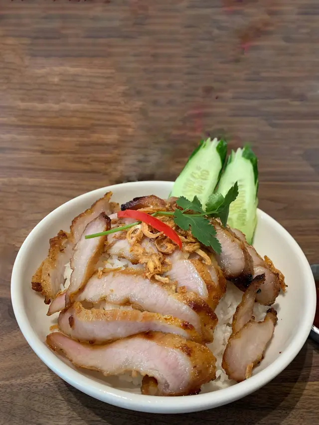 泰式燒豬頸肉飯