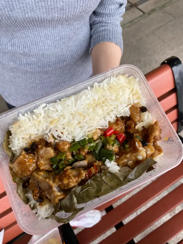 籠仔香辣排骨飯
