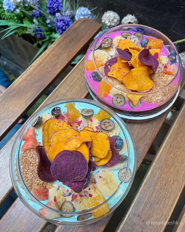 Red Dragon Fruit Smoothie Bowl And Spirulina Smoothie Bowl