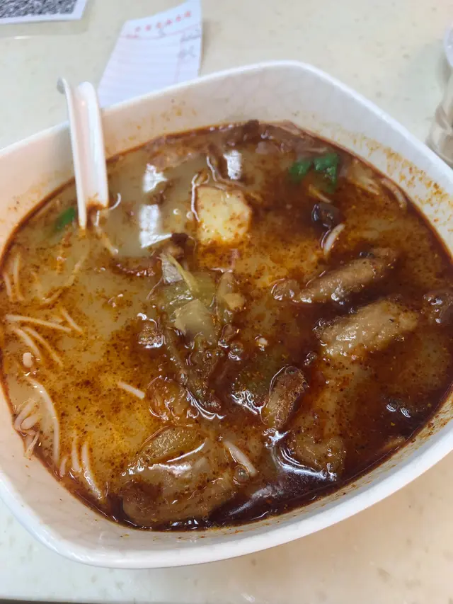 豬頸肉米線