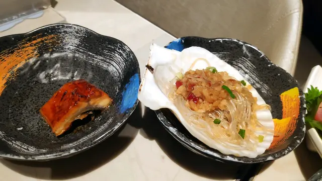 金銀蒜粉絲蒸扇貝