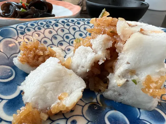 送條有毛囊嘅曲毛毛