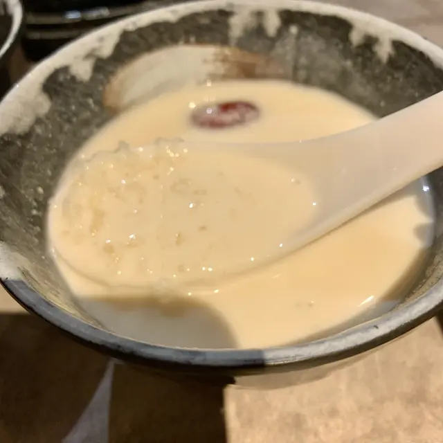 椰汁海燕燉鮮奶