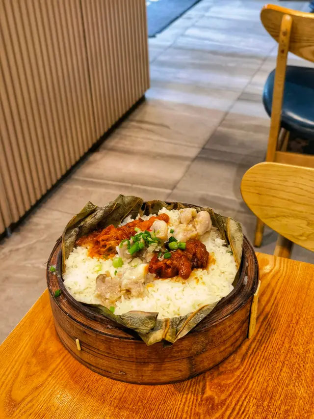 籠仔鳳爪排骨飯