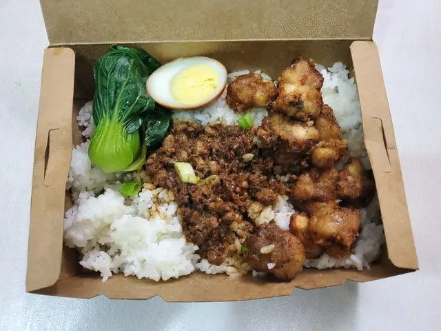 鹽酥雞肉燥飯