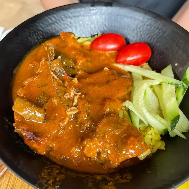 巴東牛肉配金貝飯