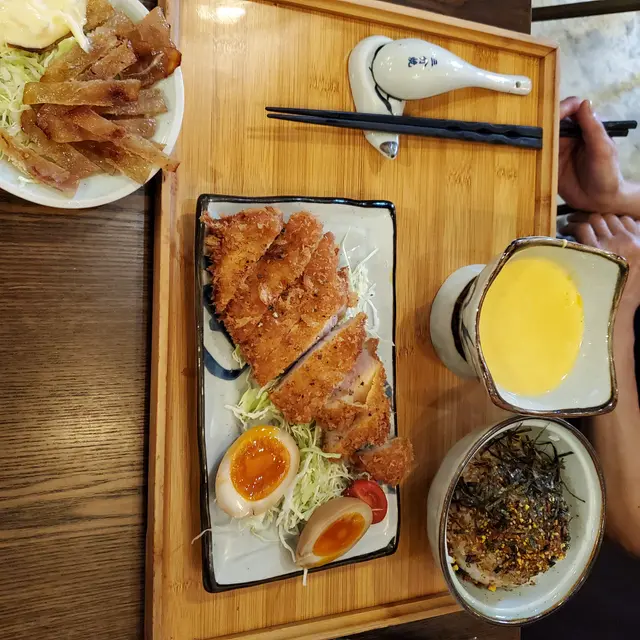 芝士吉列豚肉定食