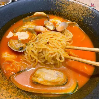 海鮮蕃茄拉麵