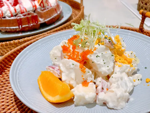 蟹籽雞蛋蘋果薯仔沙律