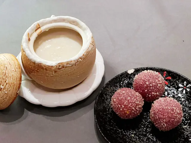 蛋白杏仁茶 & 脆米流沙紫薯