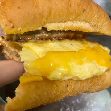 猪柳炒蛋芝士意大利包