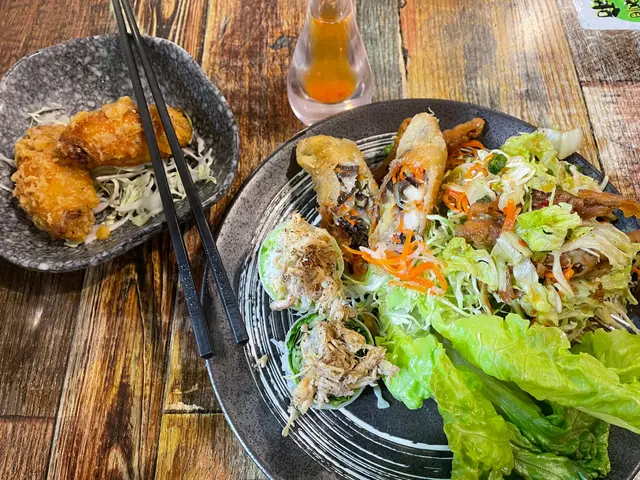 越式小食拼盤+牛油雞翼