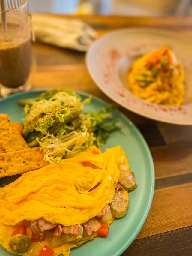 Diner-Style Omelette