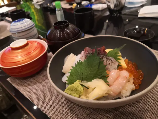 特上刺身丼