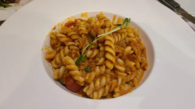 番茄奶油吞拿魚螺絲粉