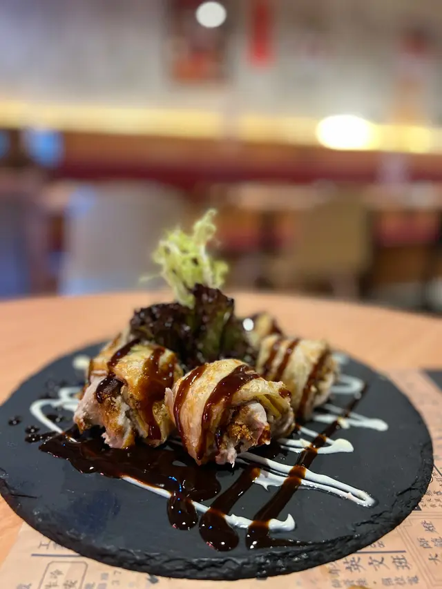 奶油芋泥肉鬆起司蔥抓蛋餅卷