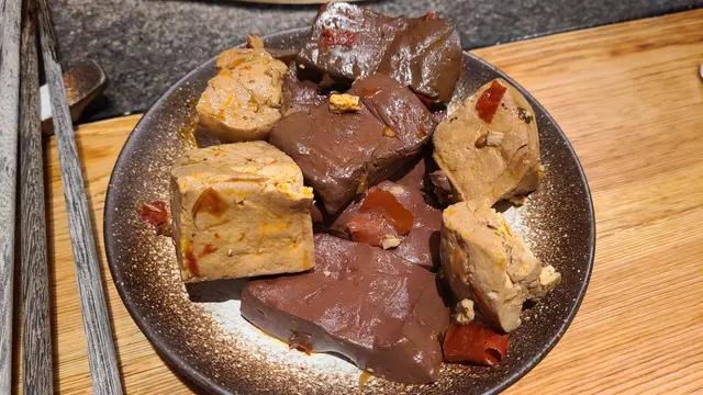 麻辣鴨血豆腐