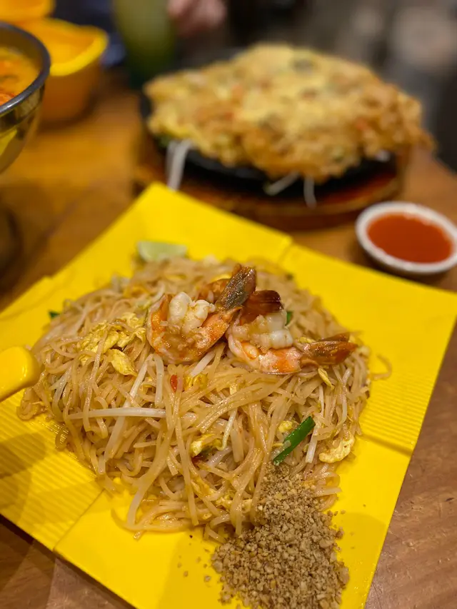 泰式鮮蝦炒金邊粉