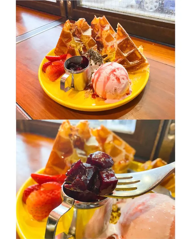 窩夫配自家醬草莓醬及雪糕