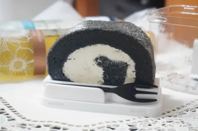 燕窩特濃黑芝廉梳乎厘卷