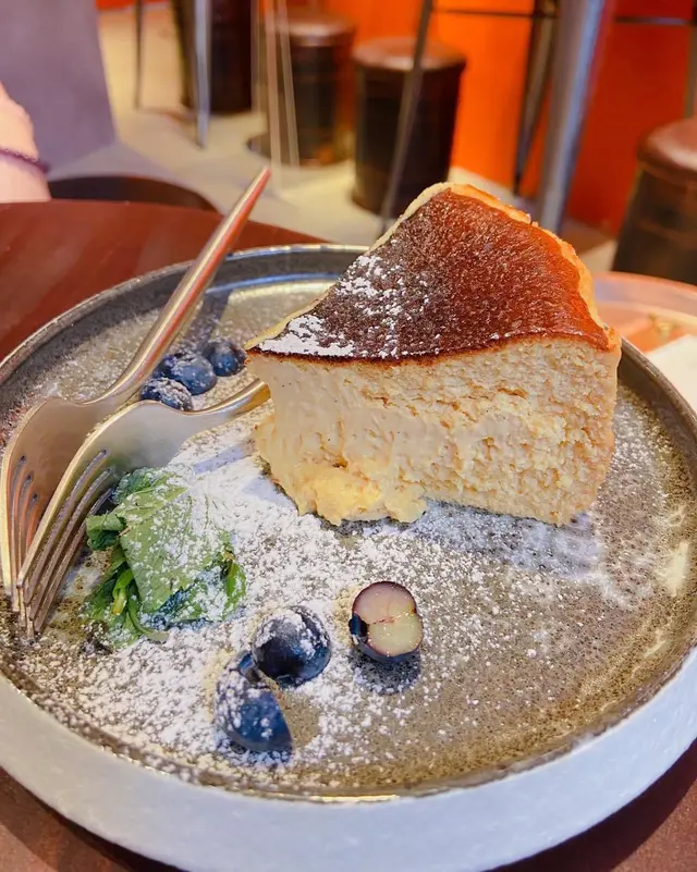 𝗢𝗿𝗶𝗴𝗶𝗻 𝗰𝗵𝗲𝗲𝘀𝗲 𝗰𝗮𝗸𝗲