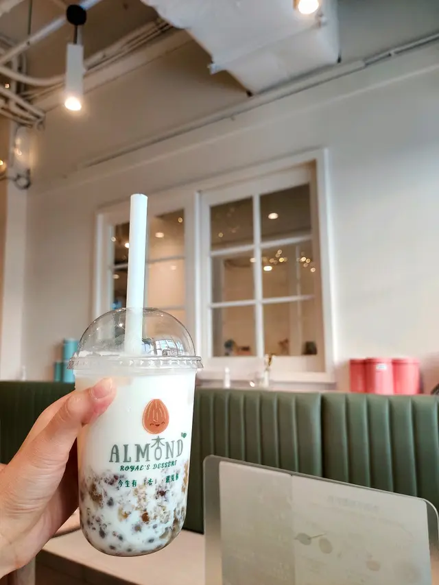 養顏青鑽桃膠杏仁茶吸吸