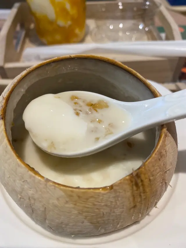 椰皇桃膠燉雙皮奶